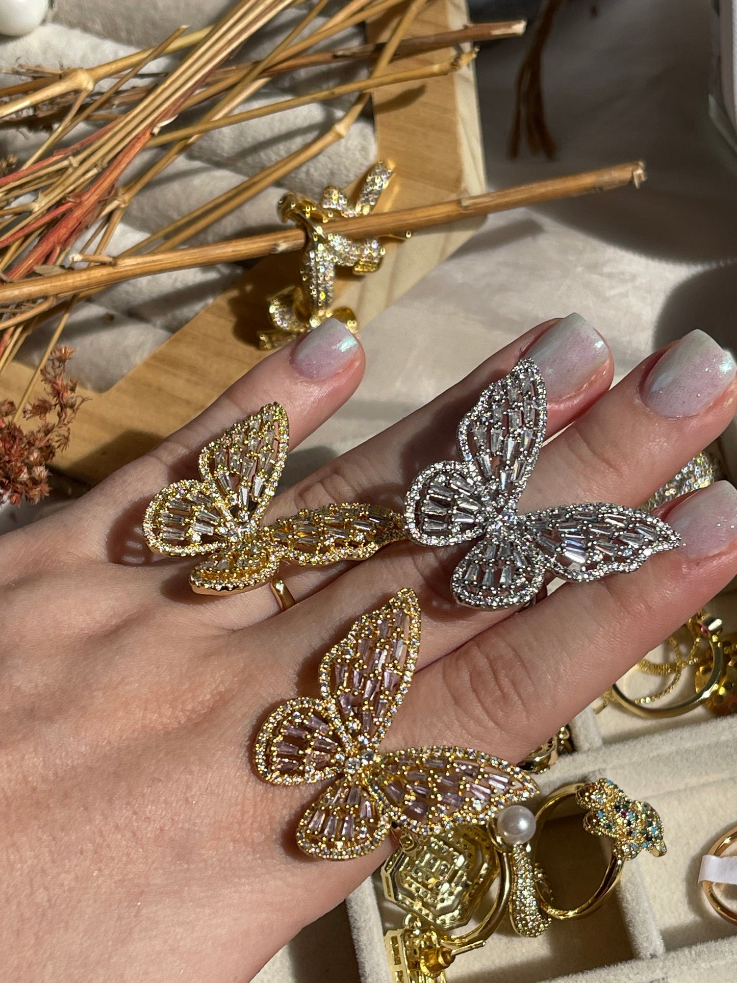 Anillo de mariposa , grande