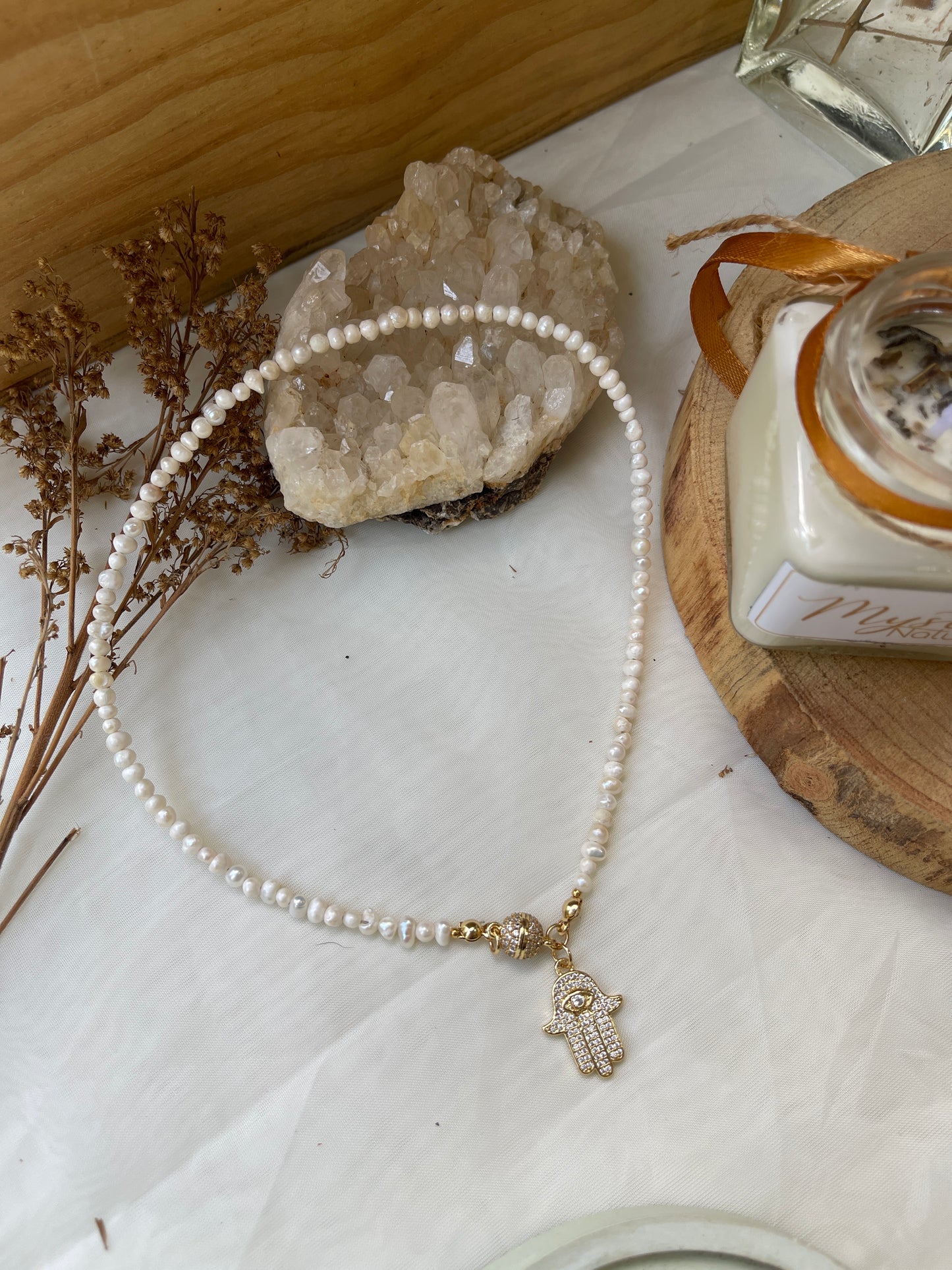 Chocker hamsa