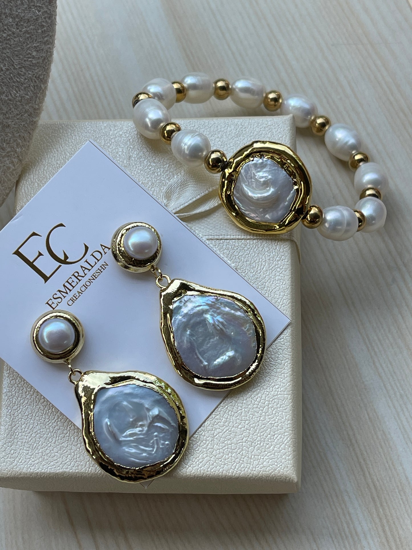 Arete de perla barroca