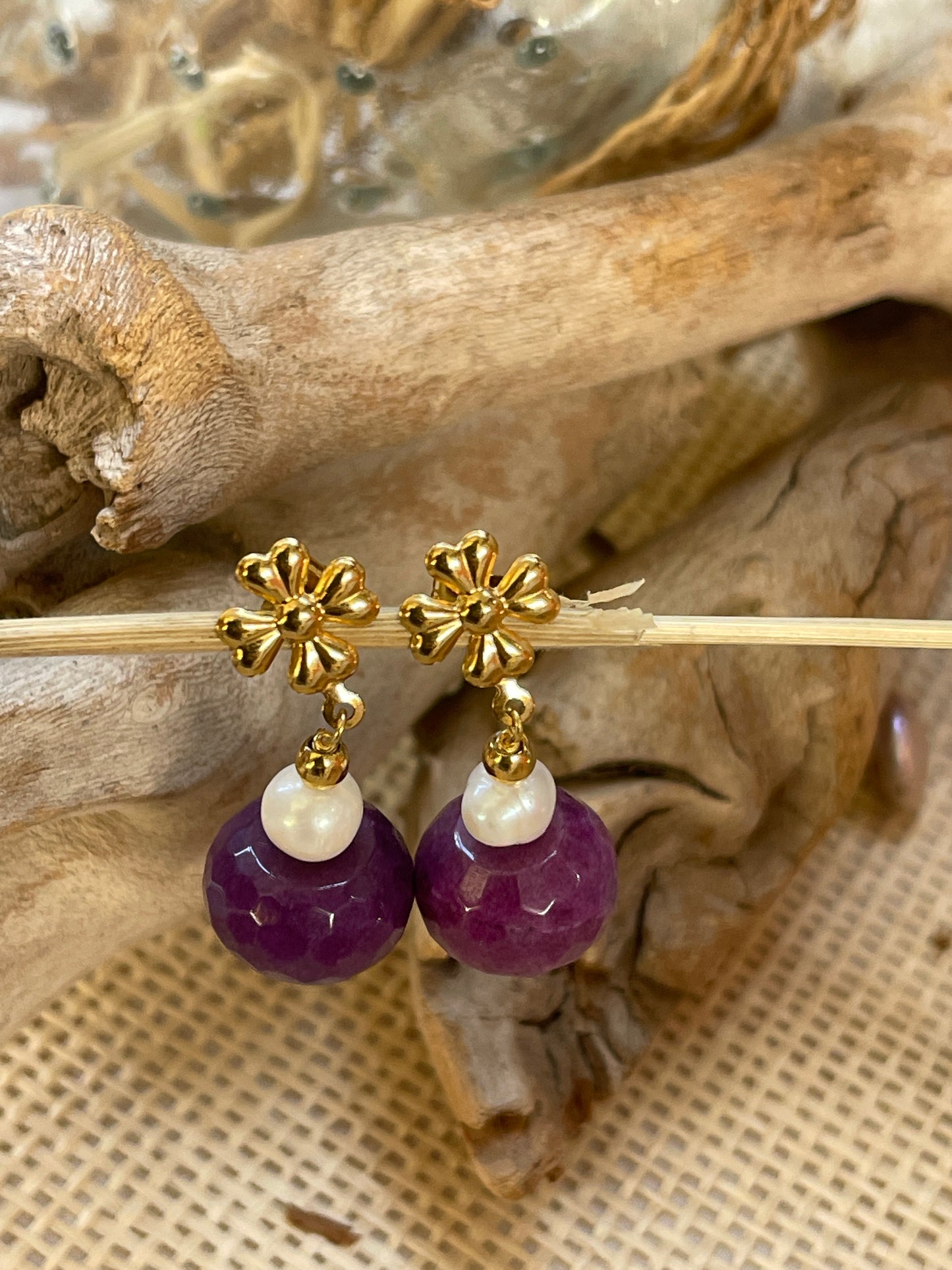Arete violeta