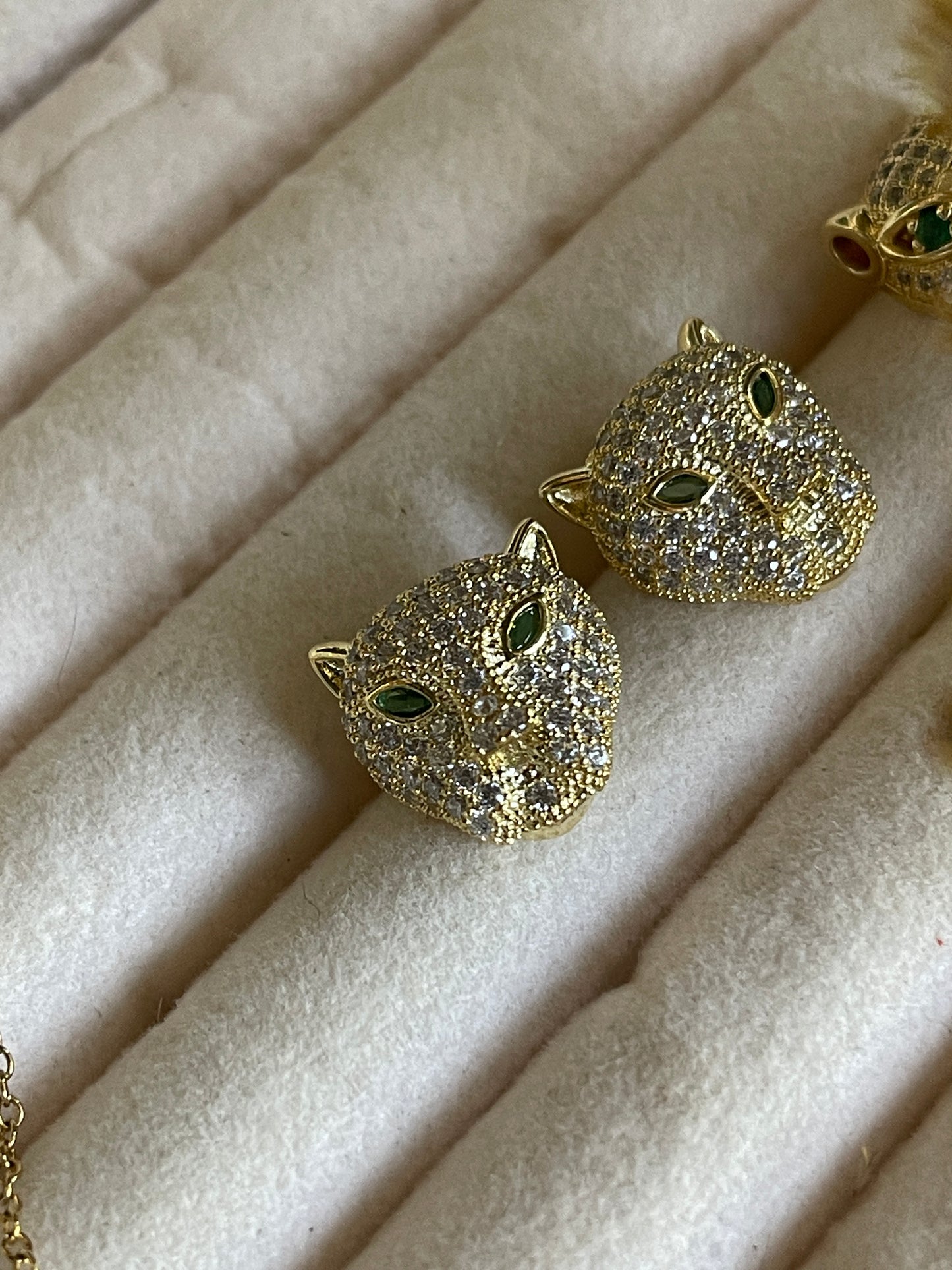 Arete estilo Cartier