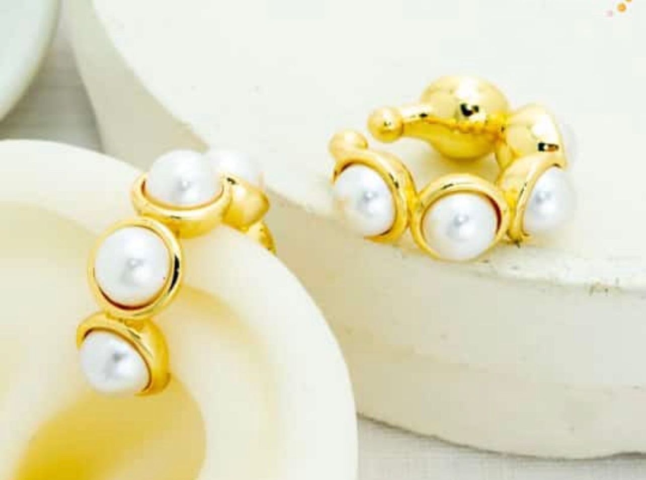 Ear cuff