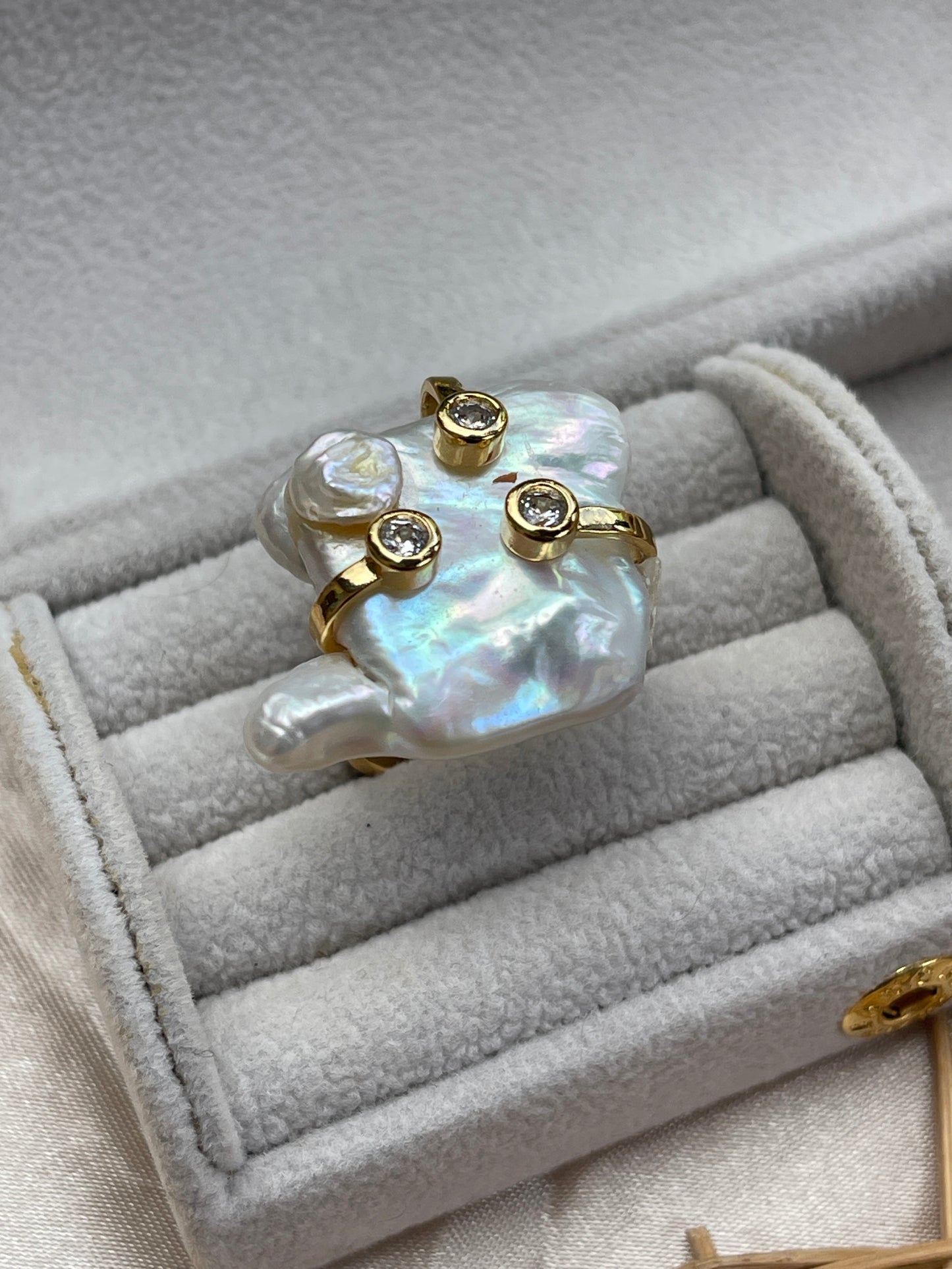 Anillo , perla barroca