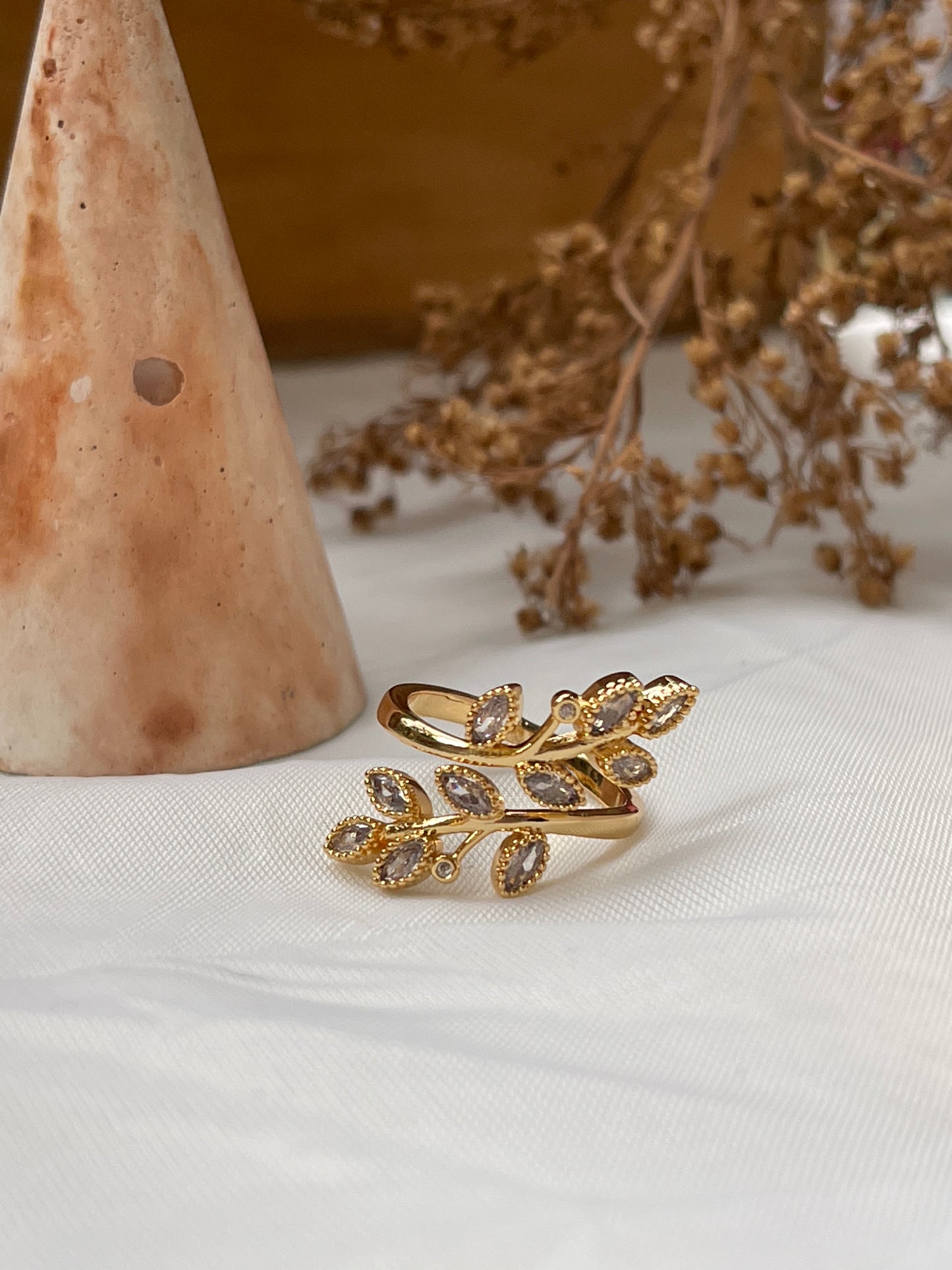 Anillo hojas