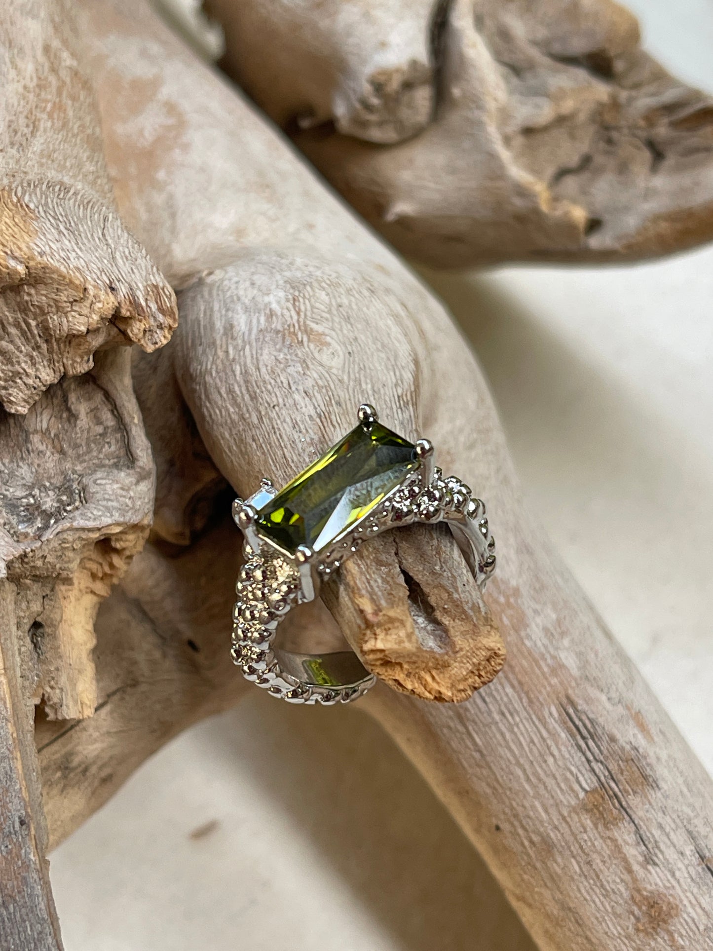 Anillo esmeralda