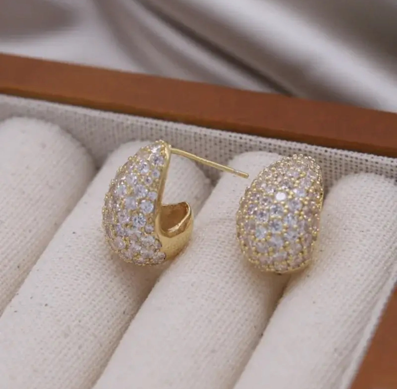 Gota con zirconia