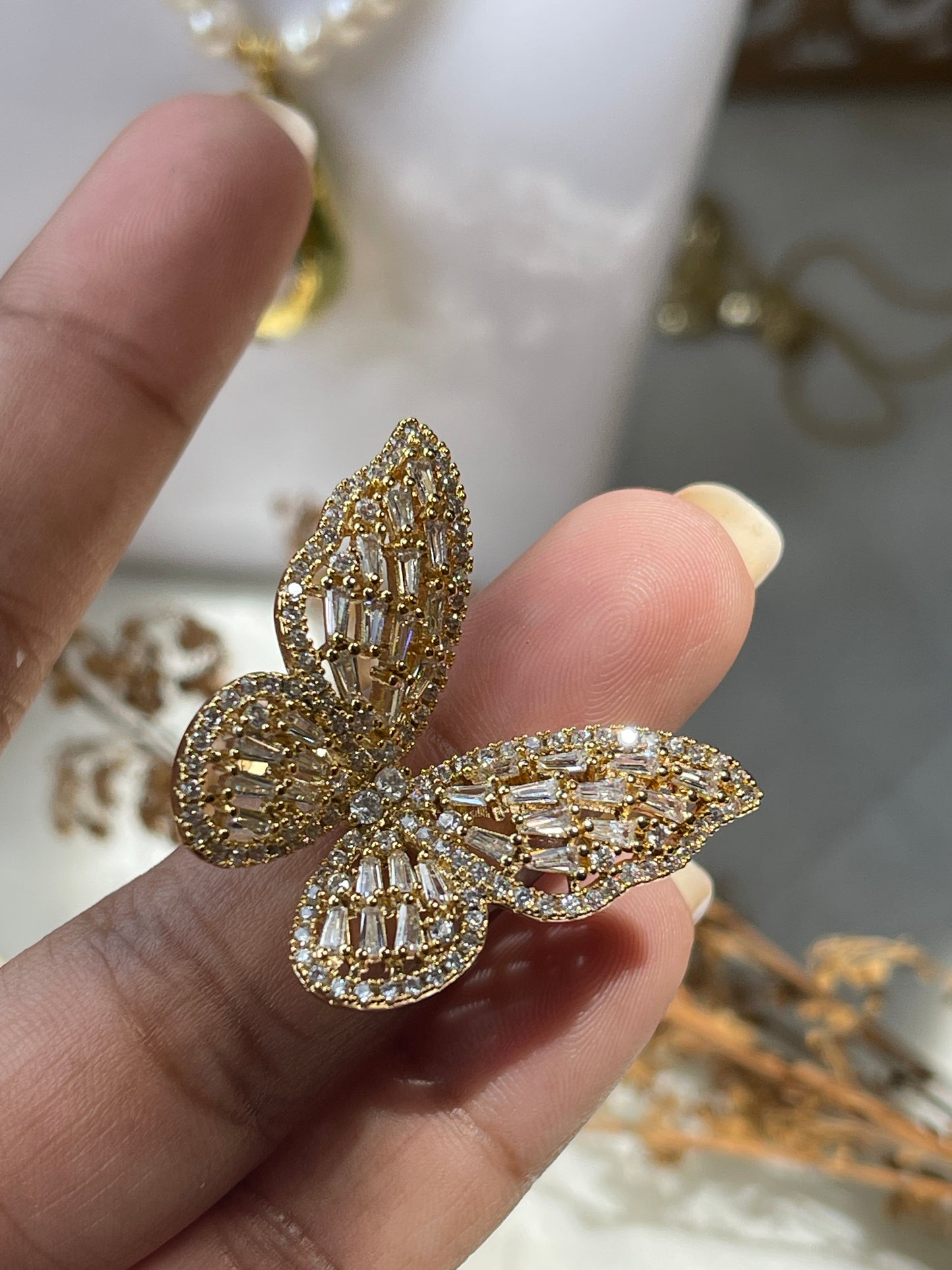 Anillo de mariposa , grande