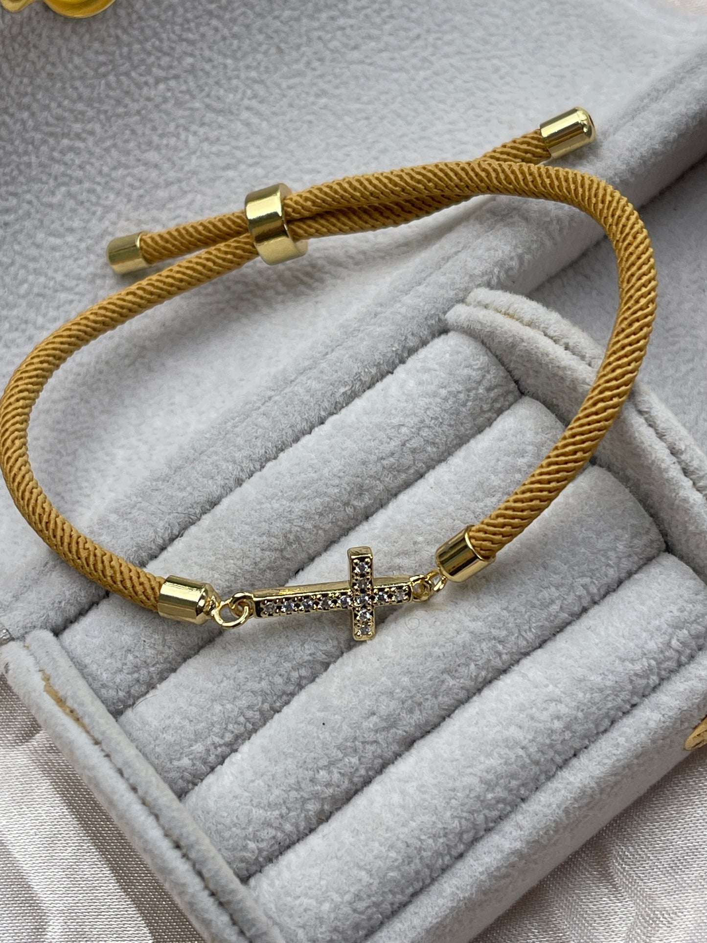 Pulsera de cruz