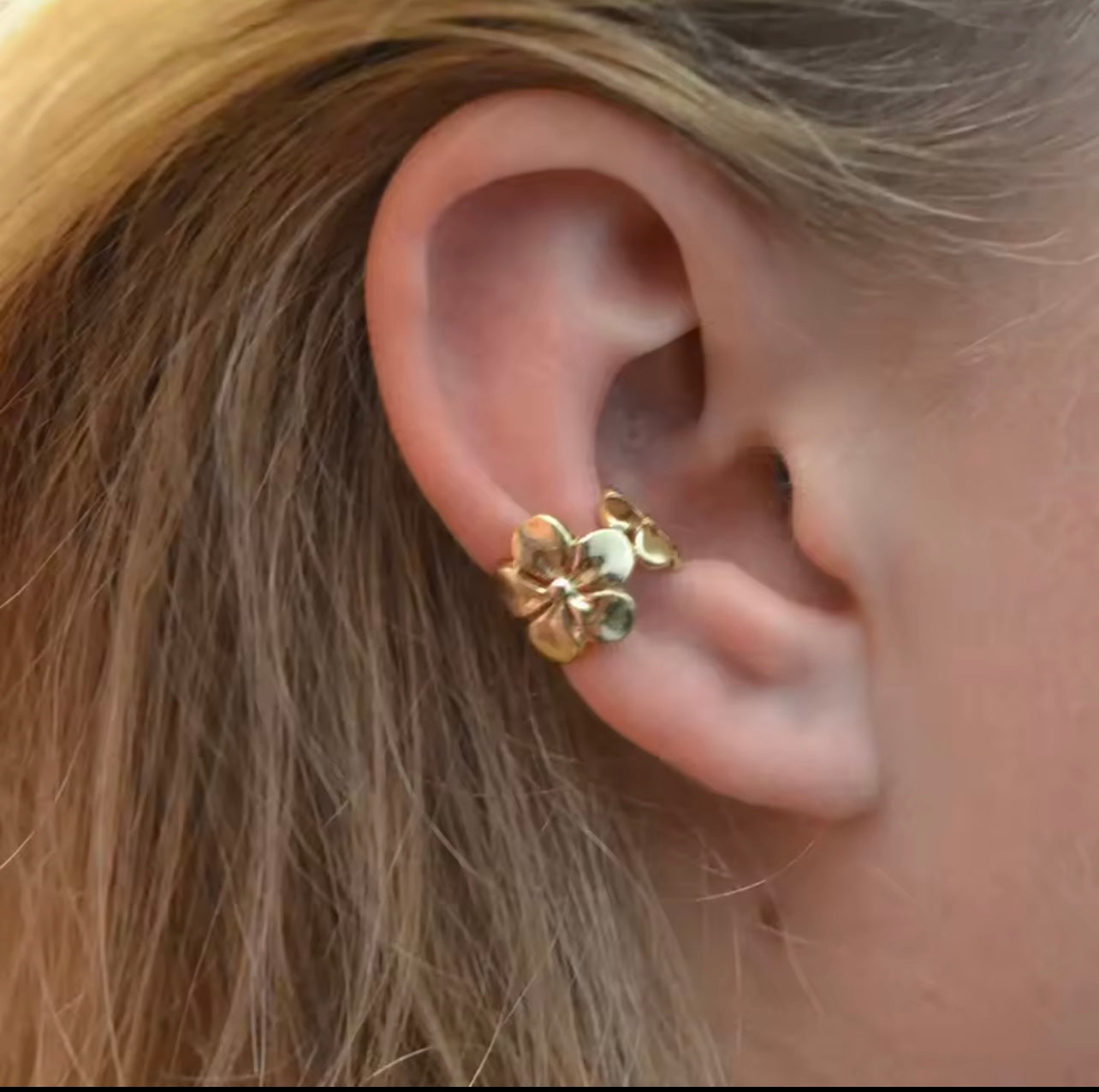 Ear cuff