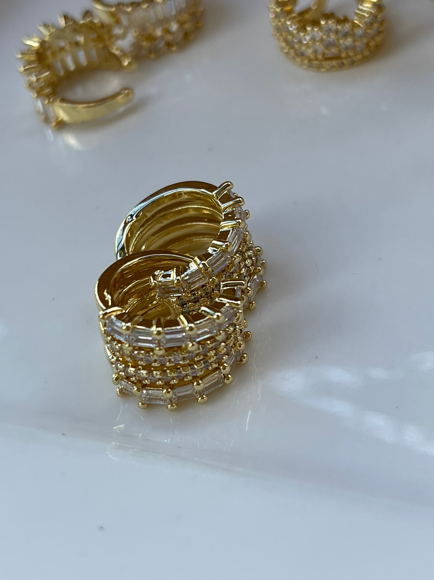 Ear cuffs unidad