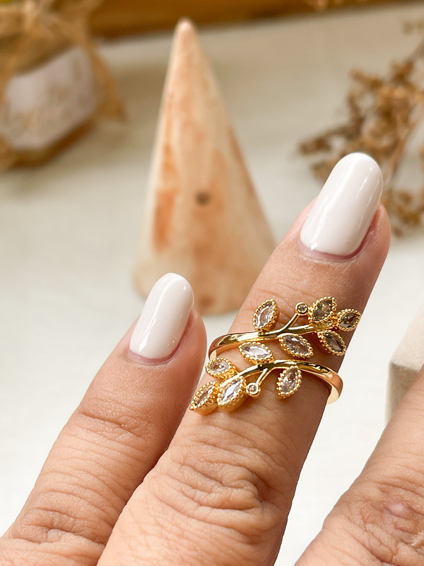 Anillo hojas