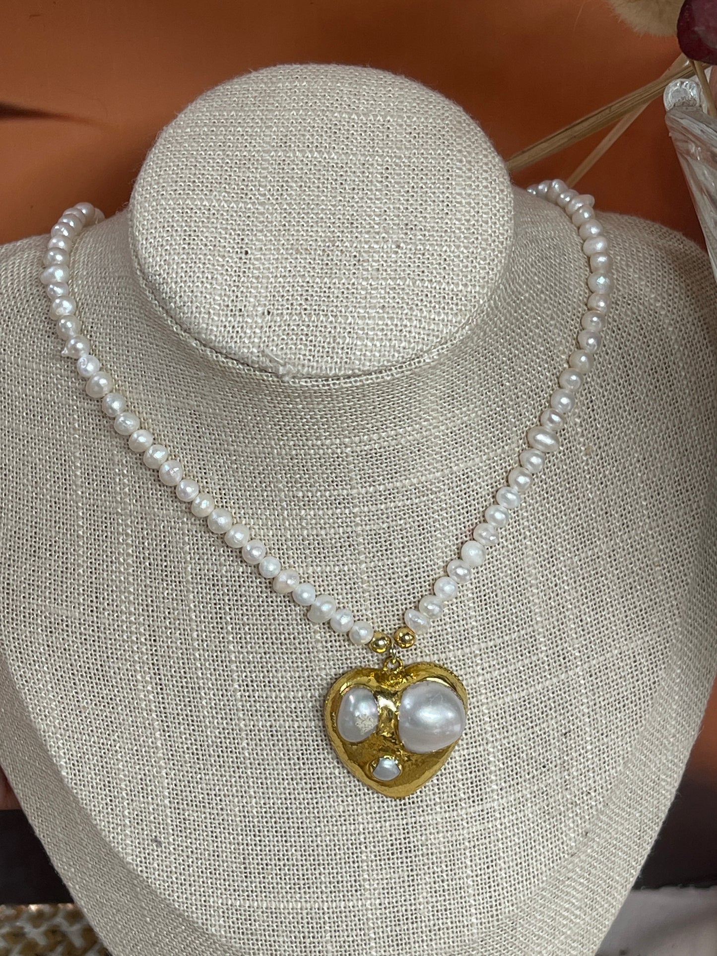 Collar de perla corazón