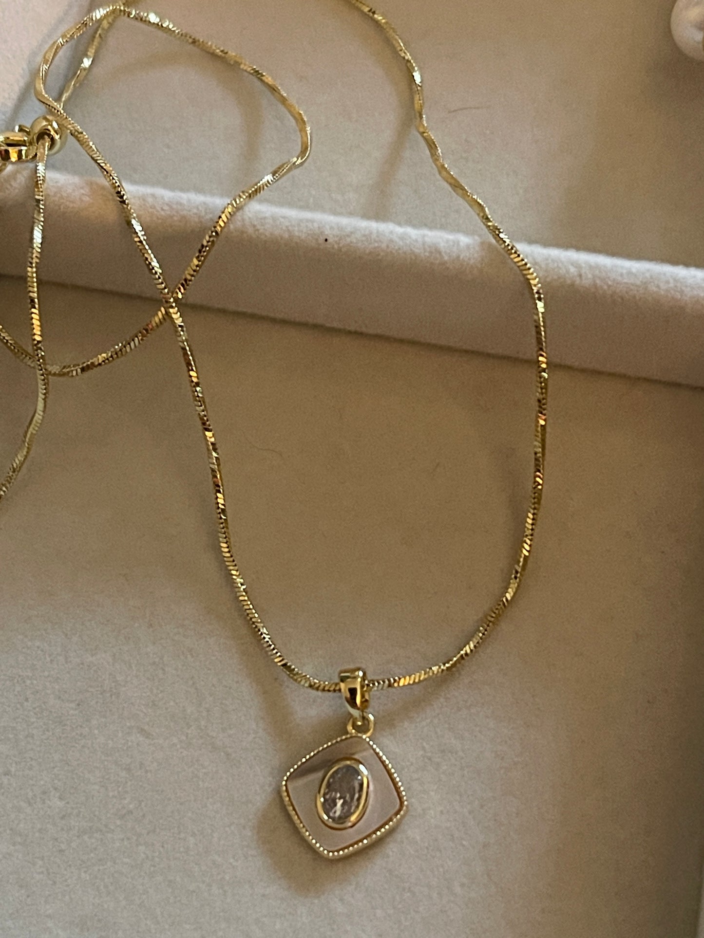 Cadena Mary