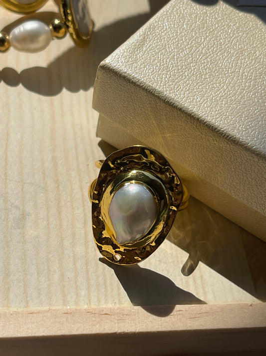 Anillo de perla barroca