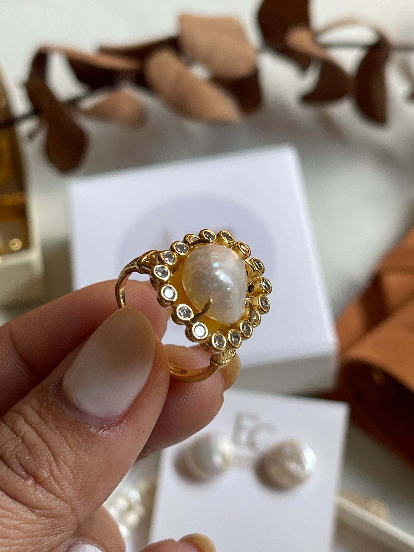 Anillo de perla barroca