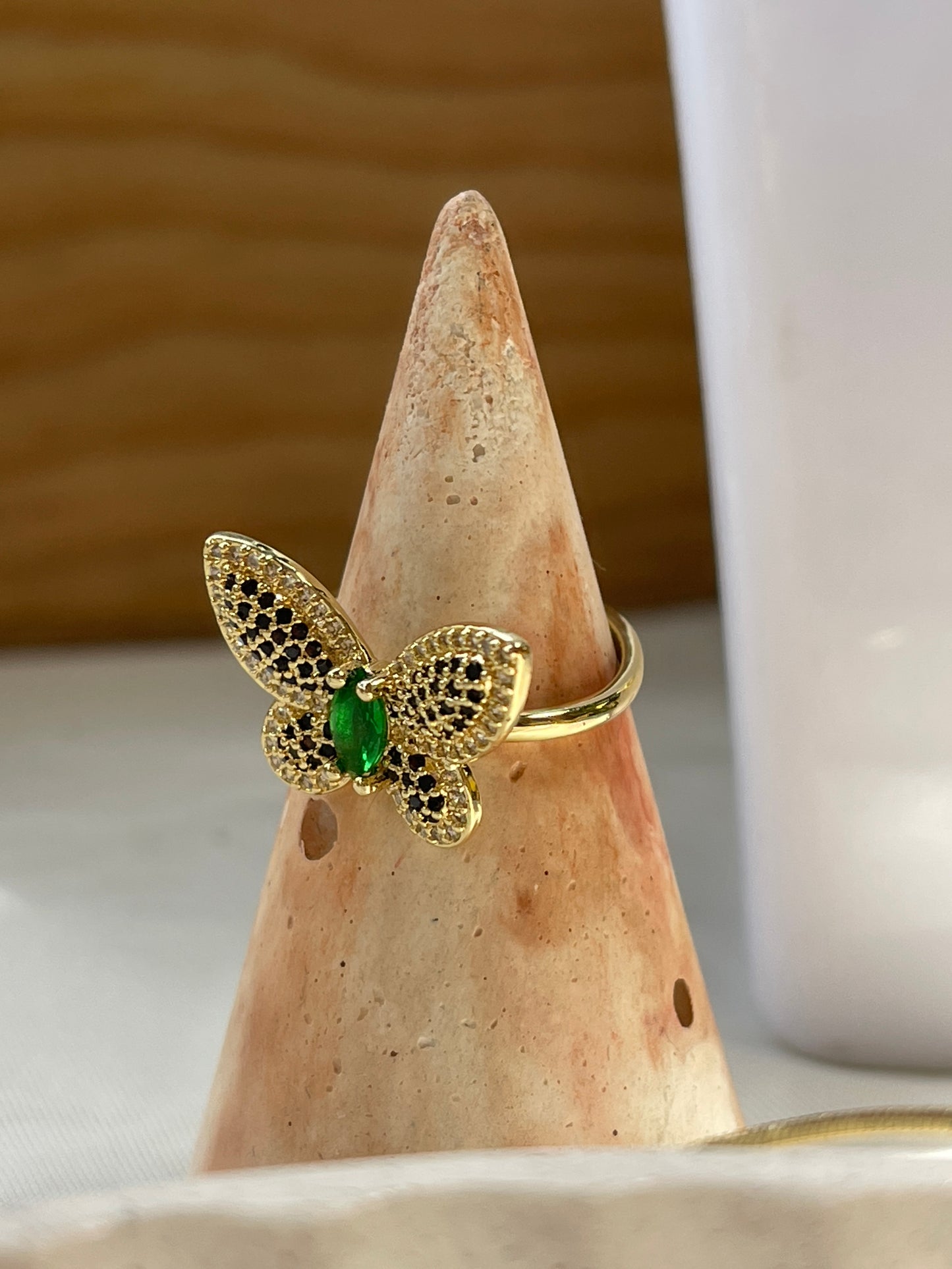 Anillo de mariposa verde