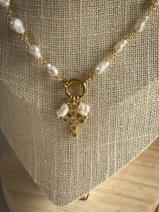 Collar de perla cru