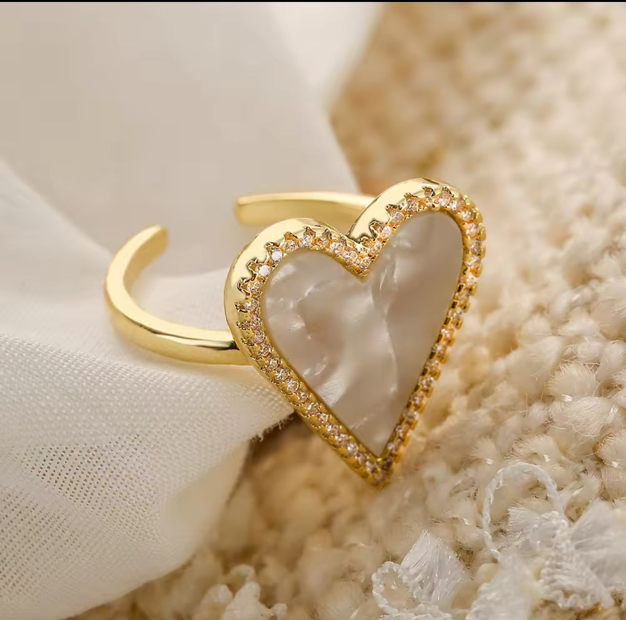 Anillo corazón nácar