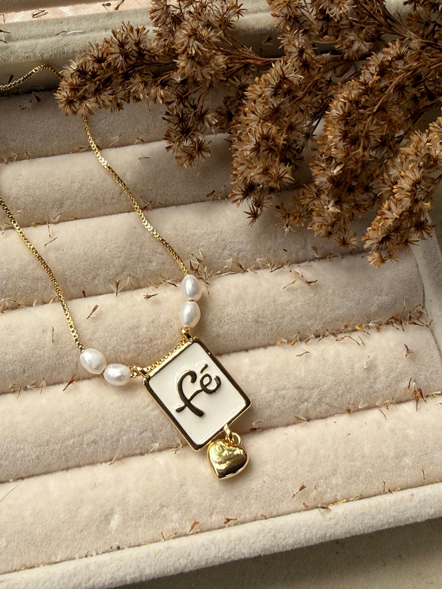 Cadena de con perlas