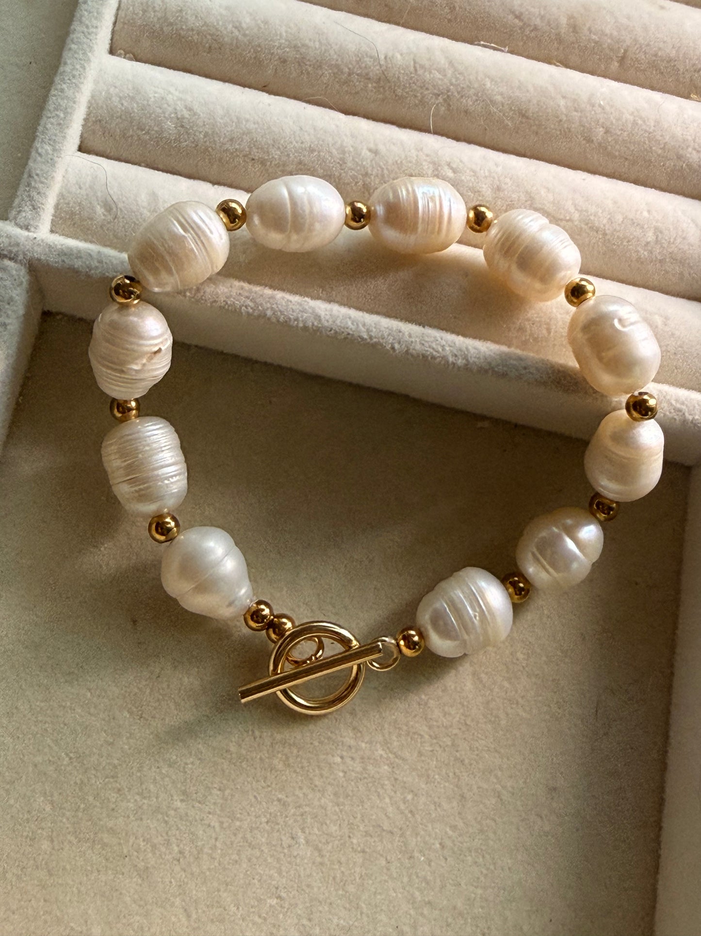 Pulsera broche de T