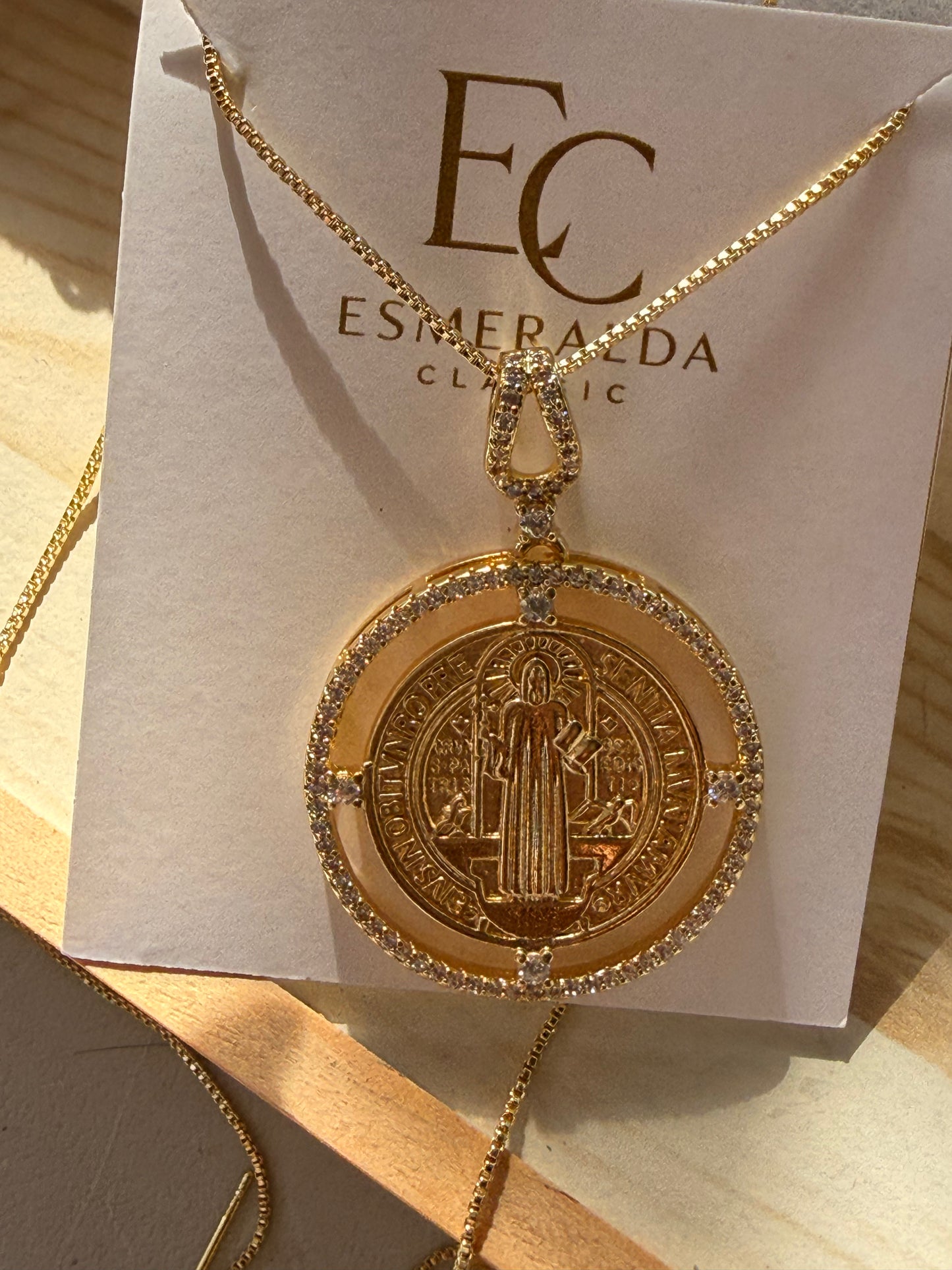 Cadena medalla de san Benito